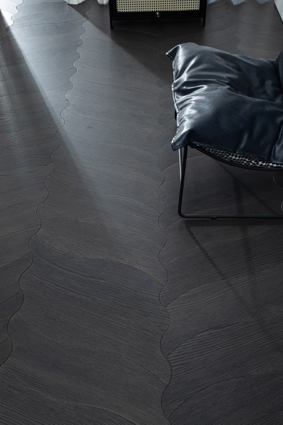 Bergama — Metallic Oak (4)