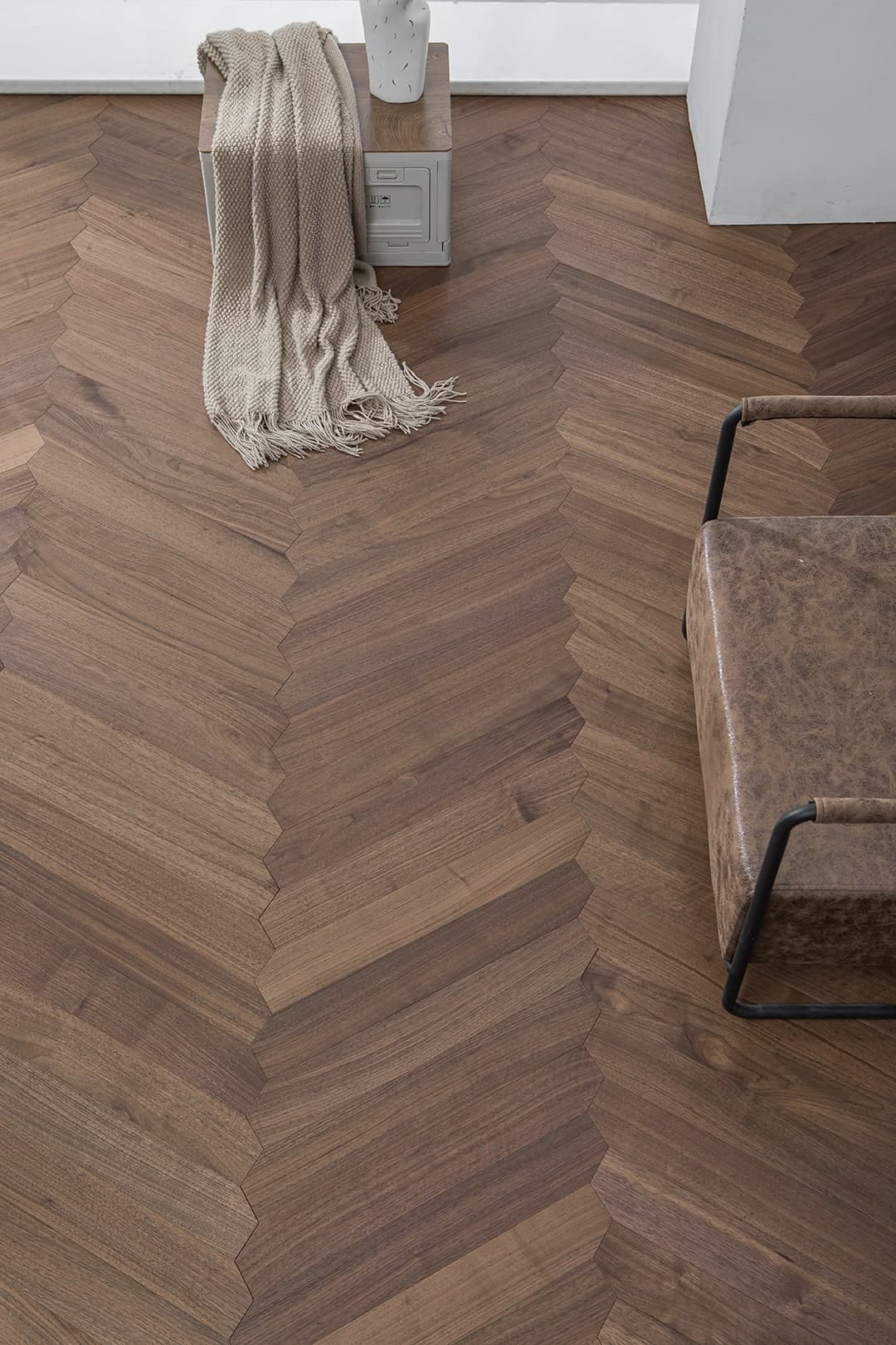 Perge — Walnut (Smooth) (3)