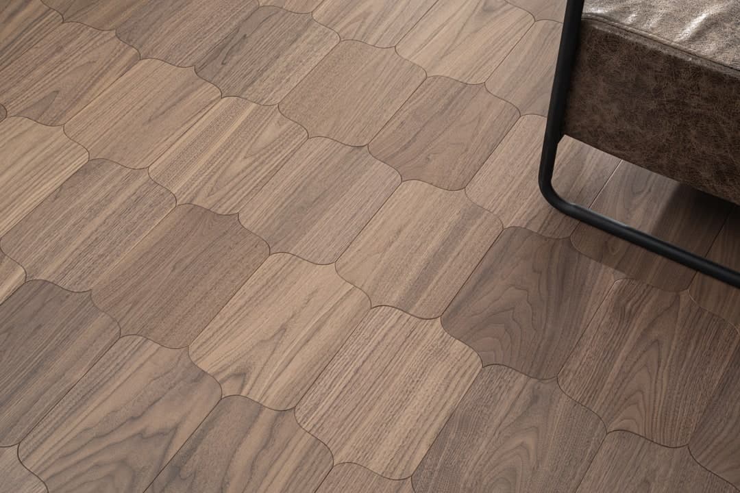 Side — Walnut (Brushed) (5)
