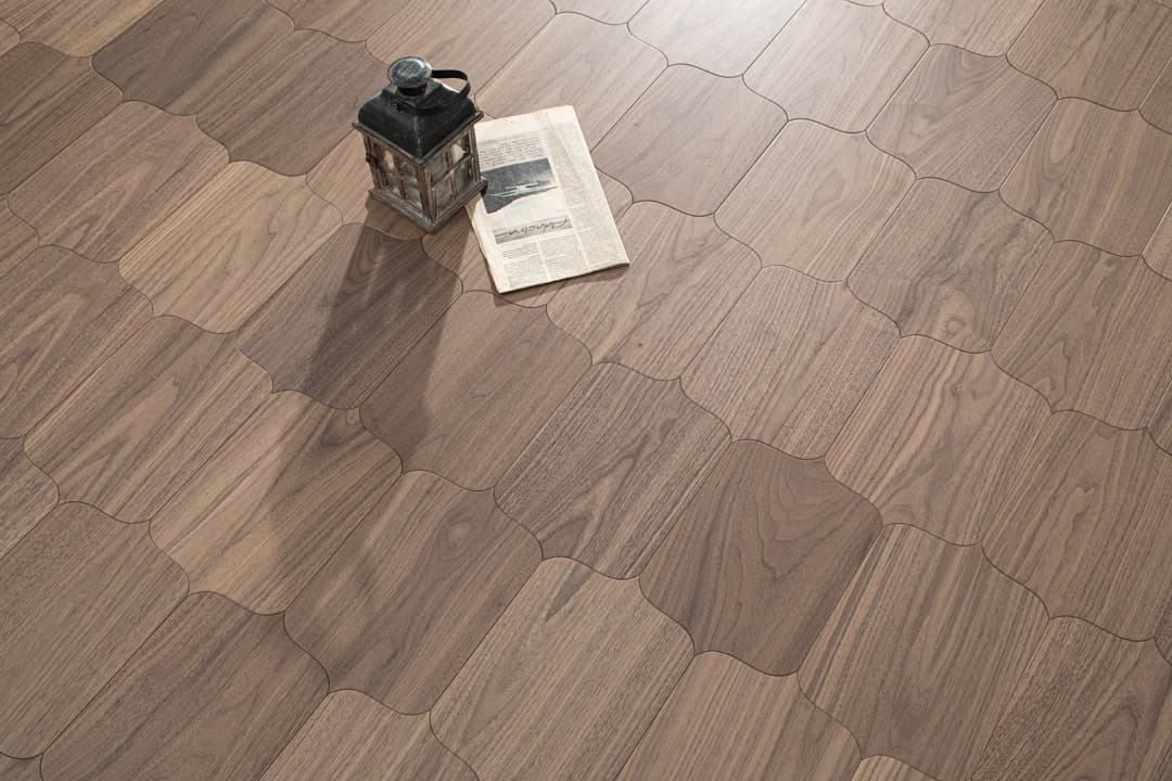 Side — Walnut (Brushed) (8)