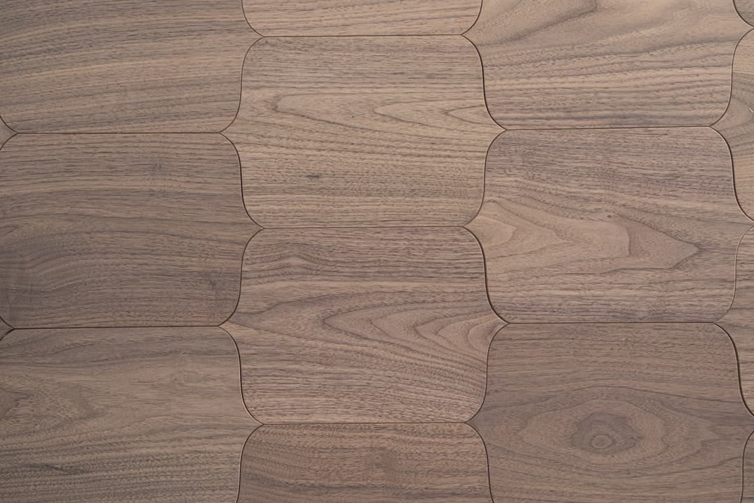 Side — Walnut (Brushed) (2)