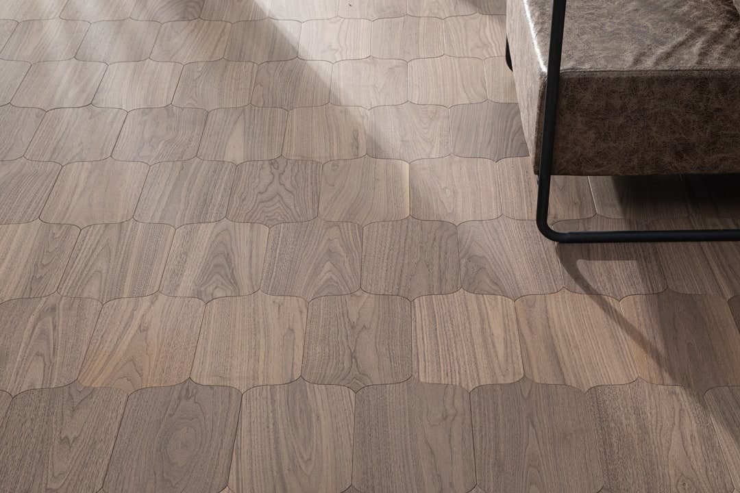 Side — Walnut (Brushed) (4)