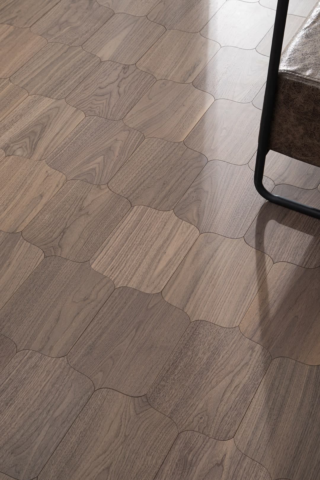 Side — Walnut (Brushed) (5)