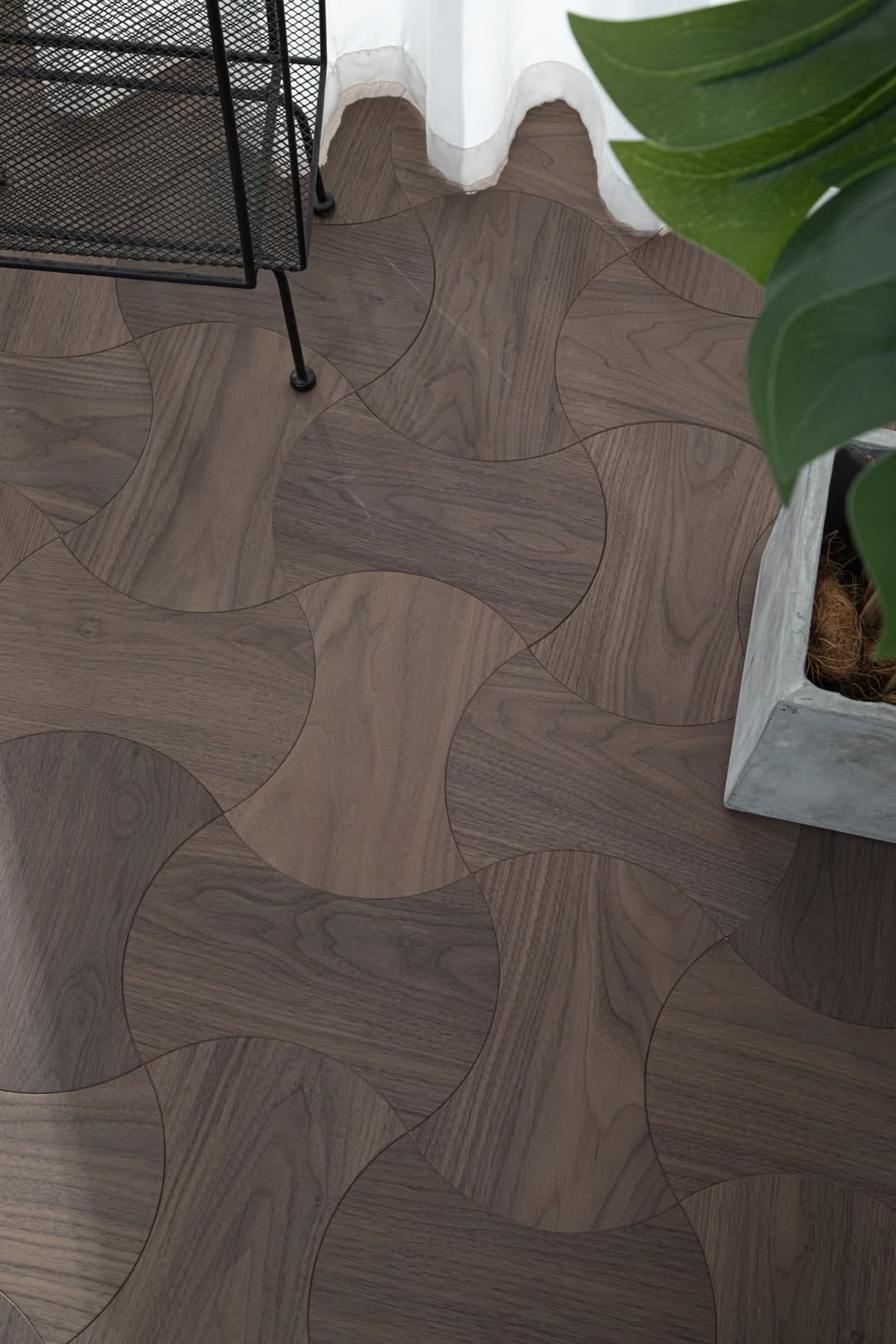 Truva — Walnut (Brushed) (8)