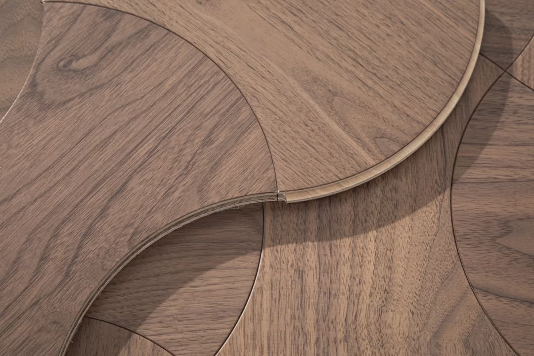 Truva — Walnut (Smooth) (2)